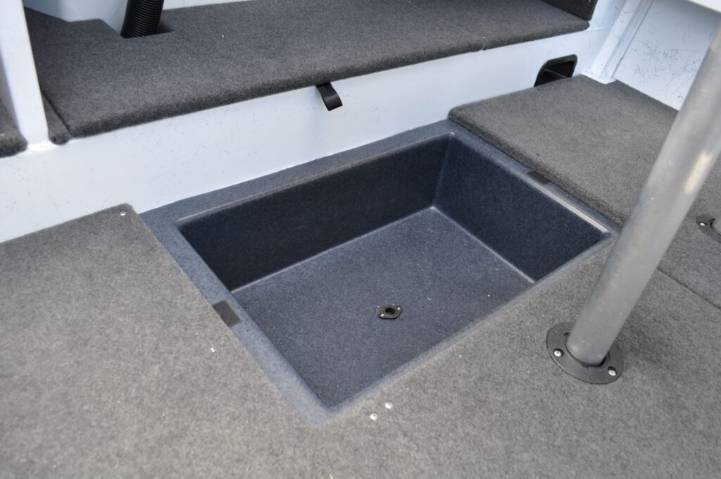 539-crossfire-rear-console-14