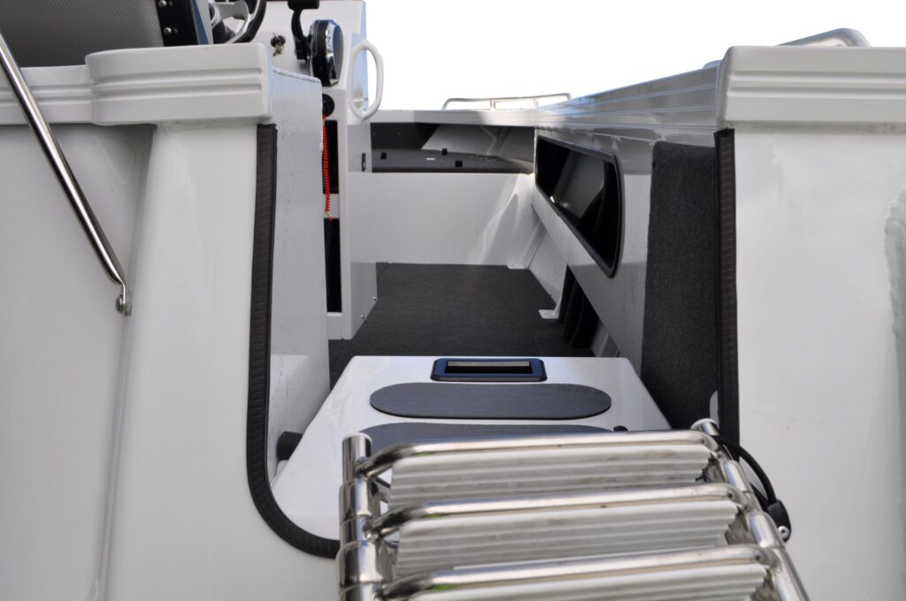 539-crossfire-rear-console-18