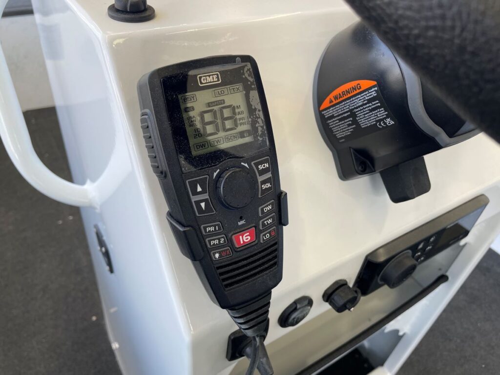 589-crossfire-rear-console-se-4